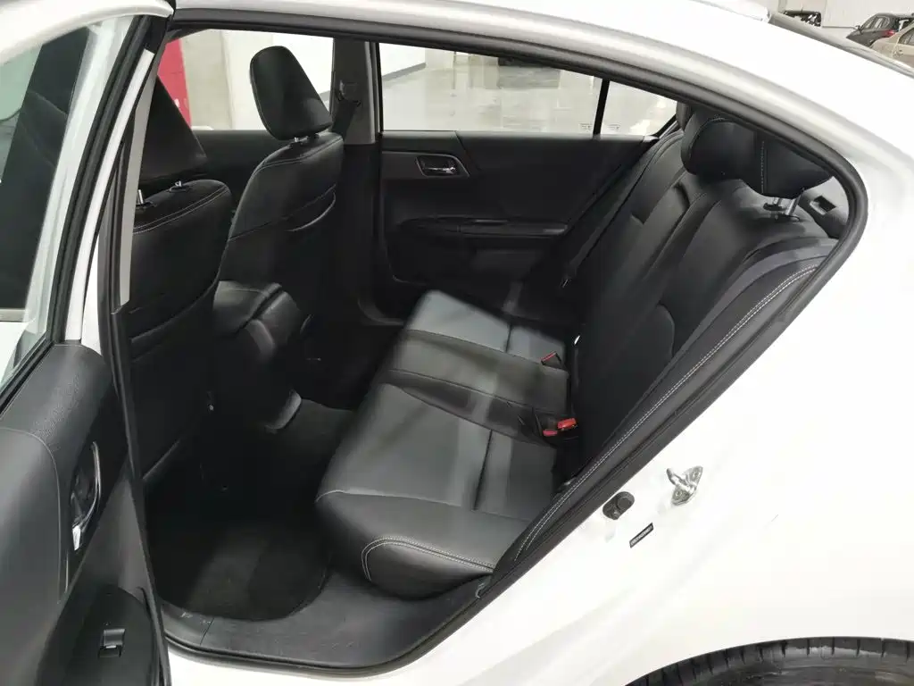 Honda Accord — миниатюра 15