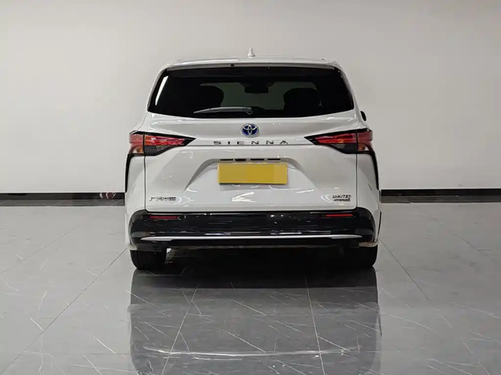 Toyota Sienna — миниатюра 5