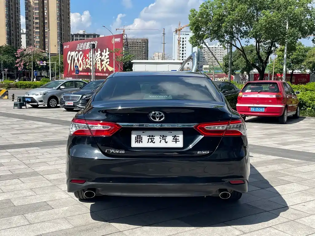 Toyota Camry — миниатюра 4