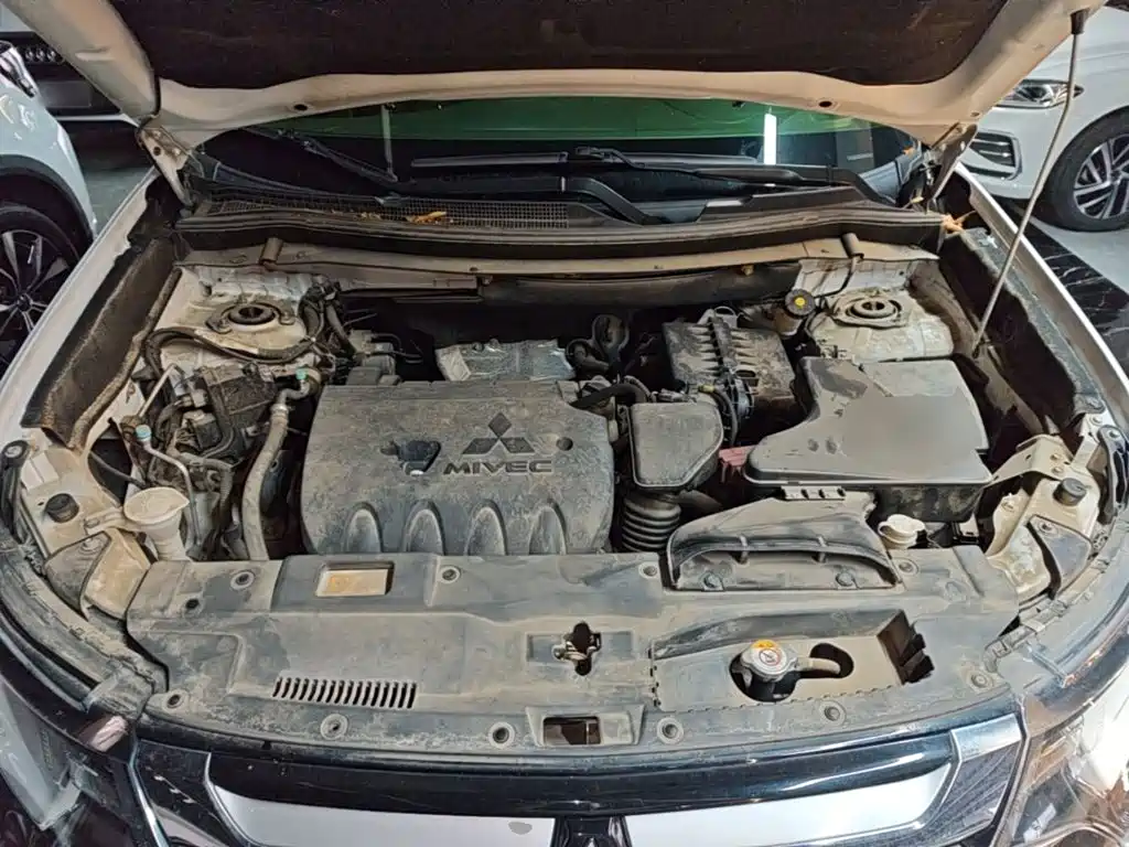Mitsubishi Outlander — миниатюра 20