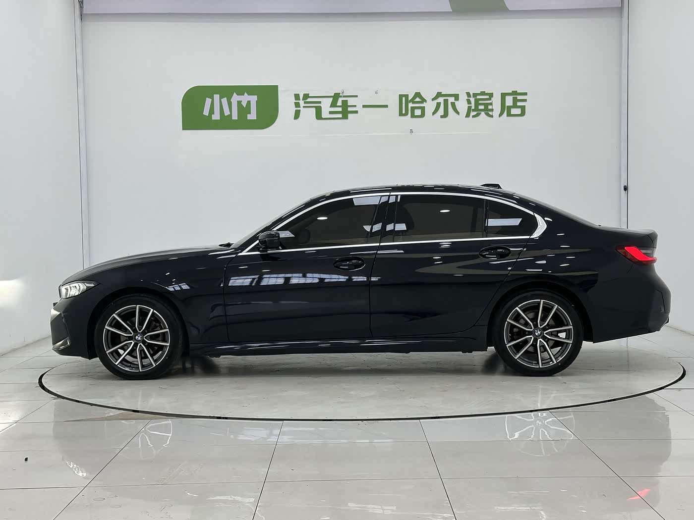 BMW 3 Series 2.0 л 2023 г. Чёрный, пробег 18000 км