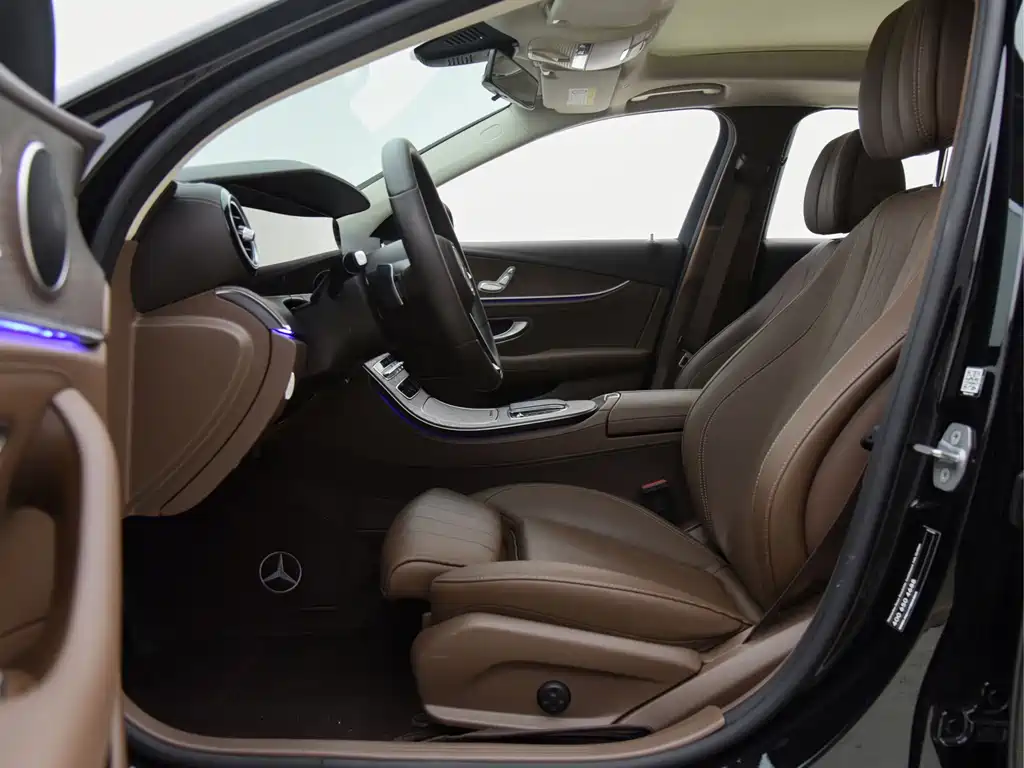 Mercedes-Benz E-Class — миниатюра 13