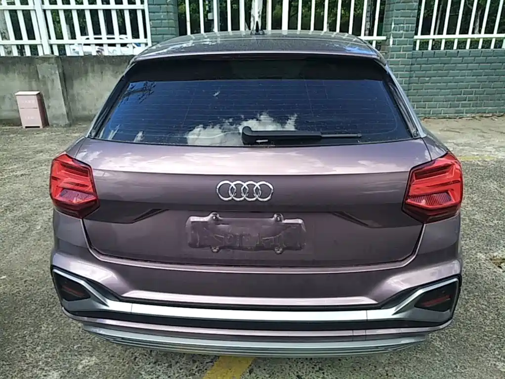 Audi Q2L e-tron — миниатюра 6