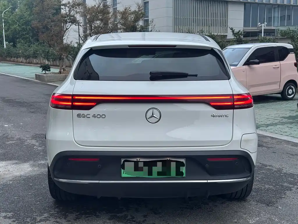 Mercedes-Benz EQC — миниатюра 13