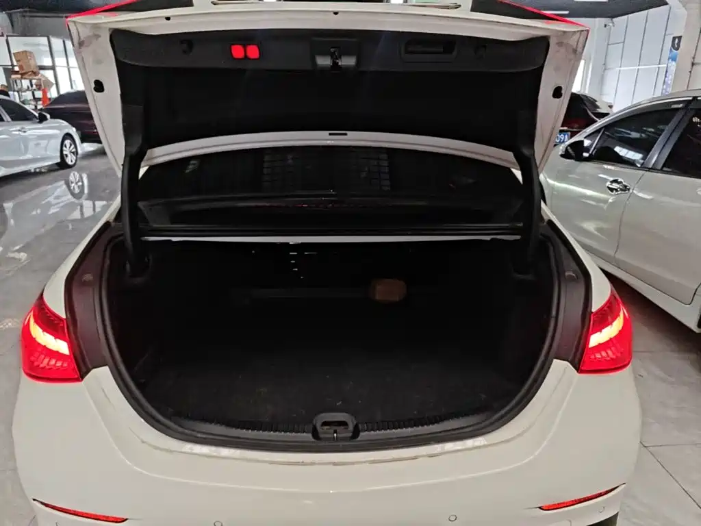 Mercedes-Benz C-Class — миниатюра 19