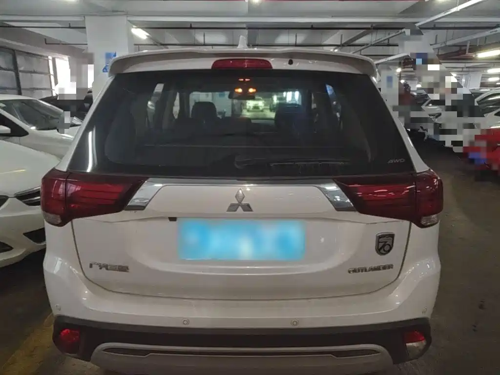 Mitsubishi Outlander — миниатюра 6