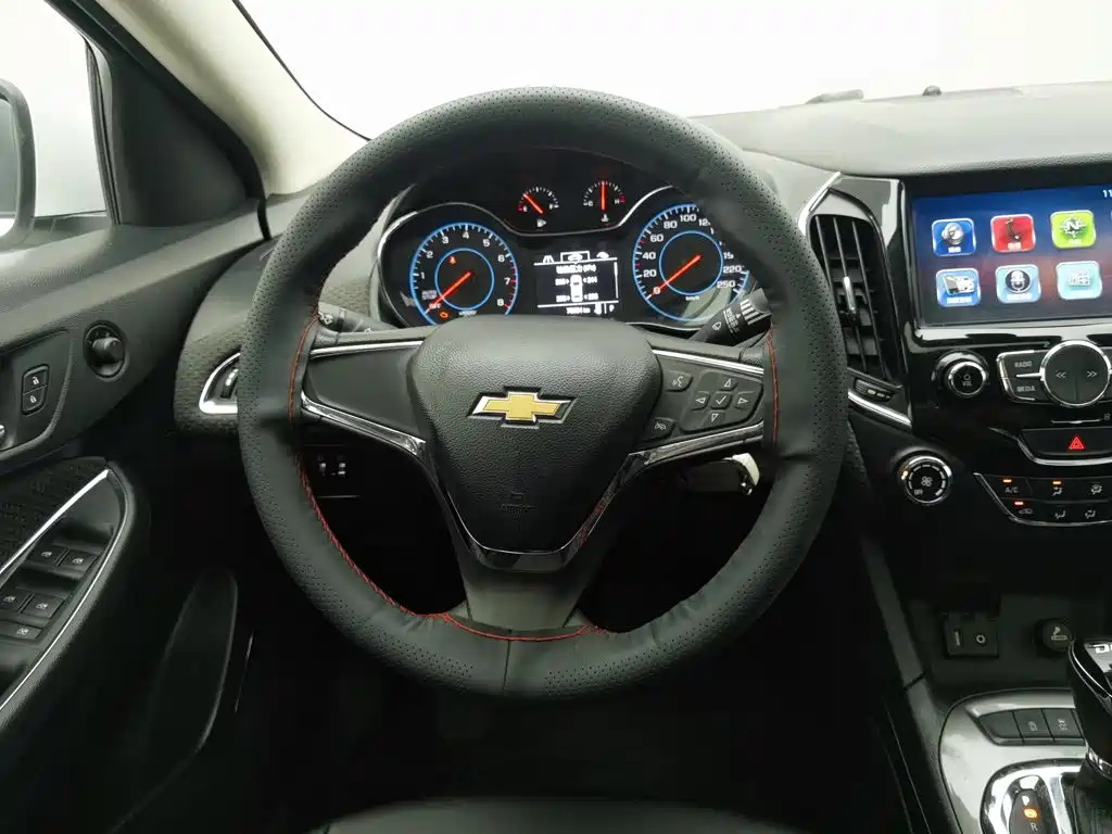 Chevrolet Cruze — миниатюра 11