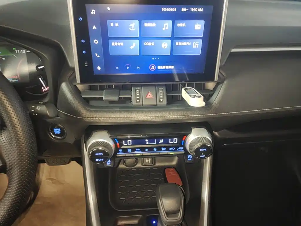 Toyota RAV4 — миниатюра 13