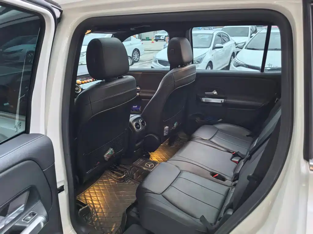 Mercedes-Benz GLB — миниатюра 8