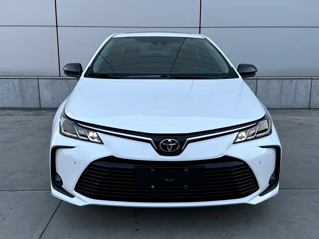 Toyota Corolla - фото 2
