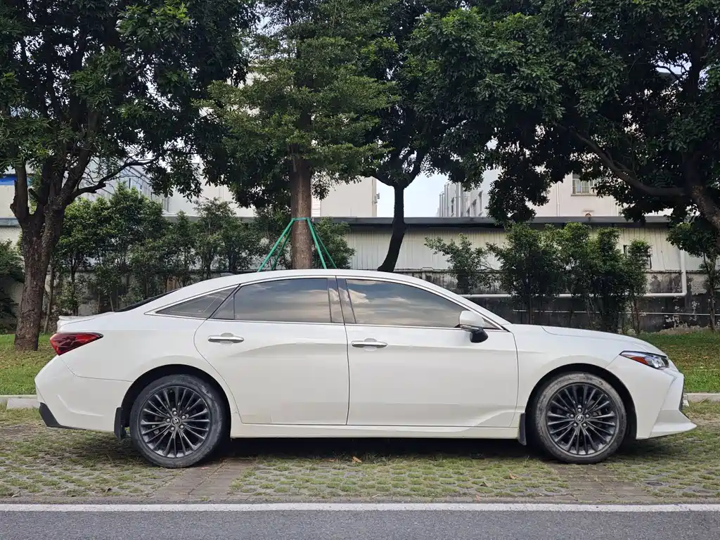 Toyota Avalon — миниатюра 5