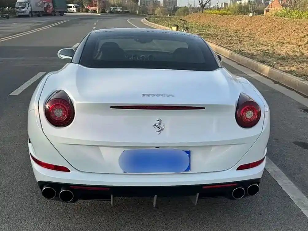 FERRARI CALIFORNIA T