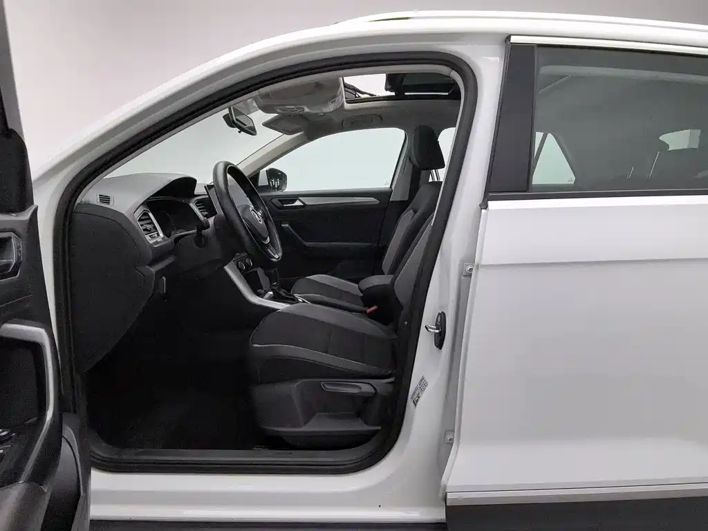 Volkswagen T-Roc — миниатюра 10