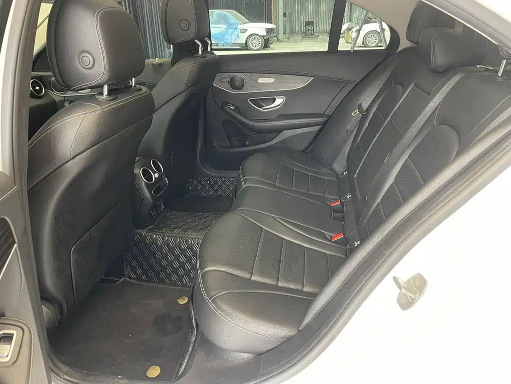 Mercedes-Benz C-Class — миниатюра 7