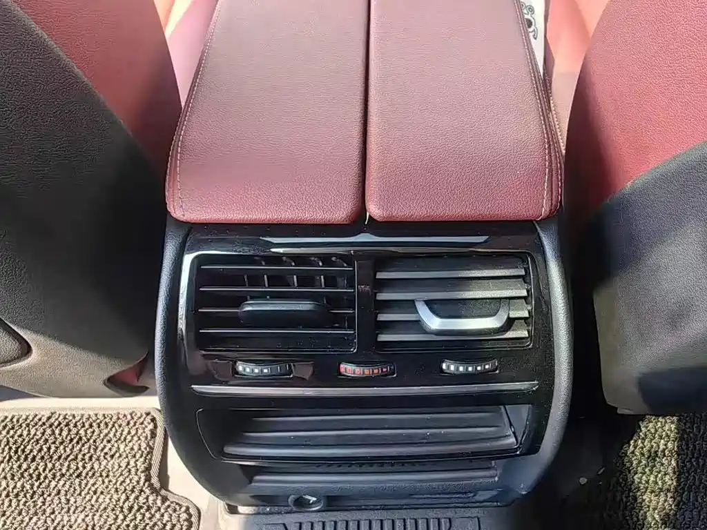 BMW 5 Series — миниатюра 10