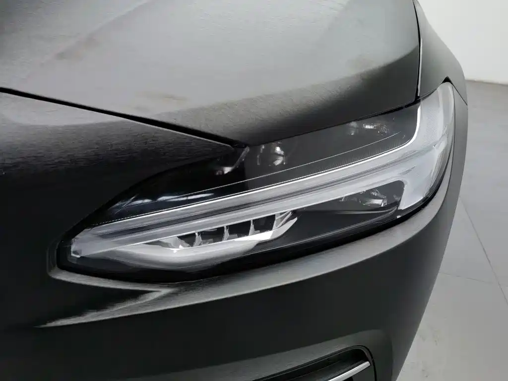 Volvo S90 PHEV — миниатюра 7