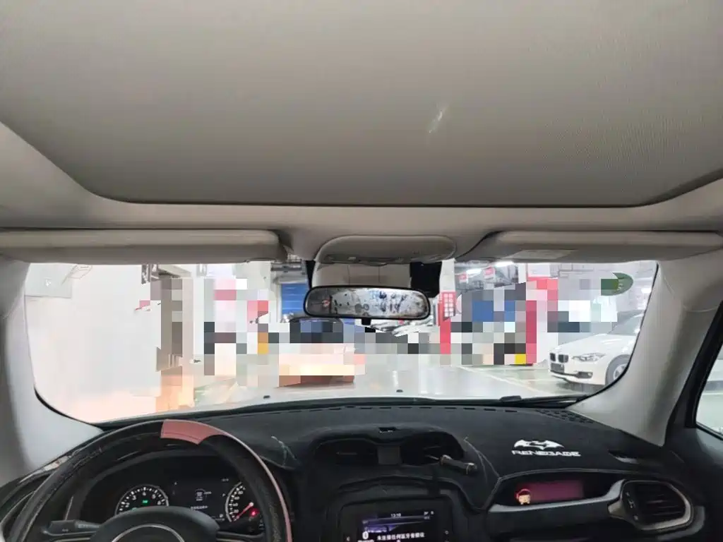 Jeep Renegade — миниатюра 18