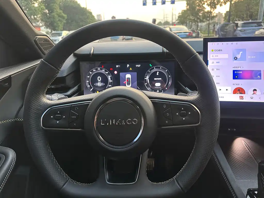 Lynk & Co 03 — миниатюра 10