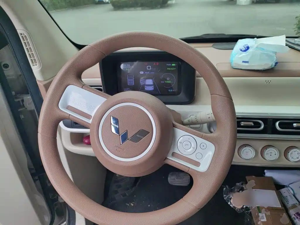 Wuling MINIEV — миниатюра 6