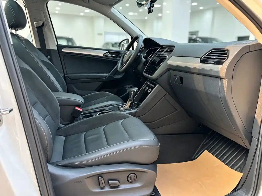 Volkswagen Tiguan L — миниатюра 6
