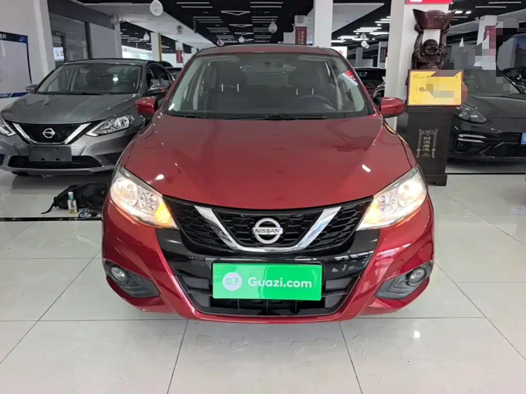 Nissan Tiida — миниатюра 3