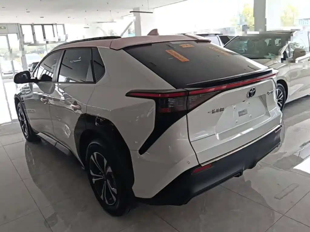 Toyota bZ4X — миниатюра 5