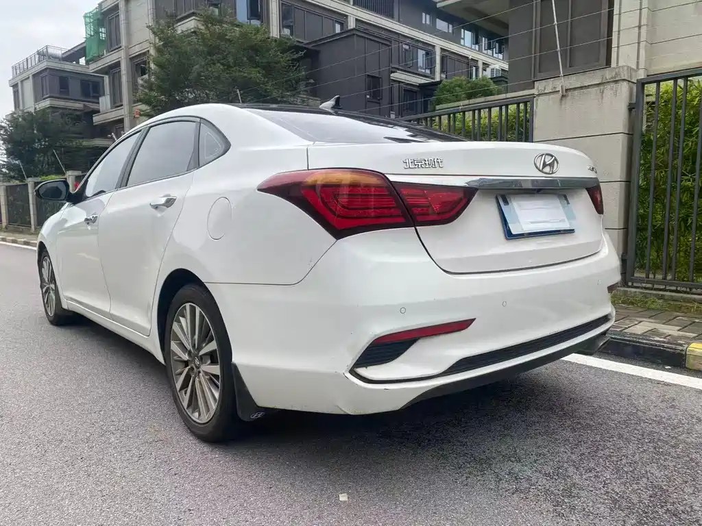 Hyundai Mistra — миниатюра 7