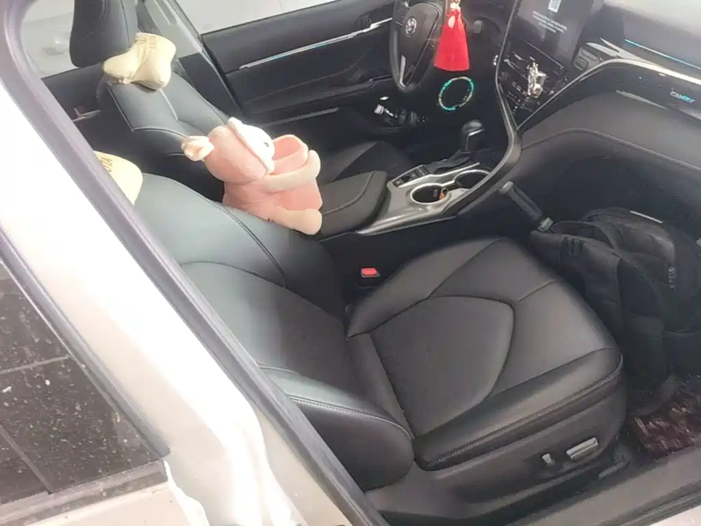 Toyota Camry — миниатюра 25