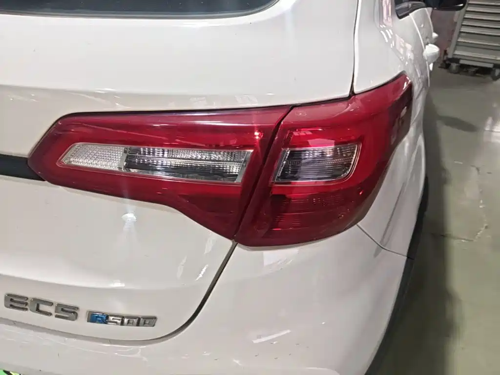 BAIC New Energy EC5 — миниатюра 8