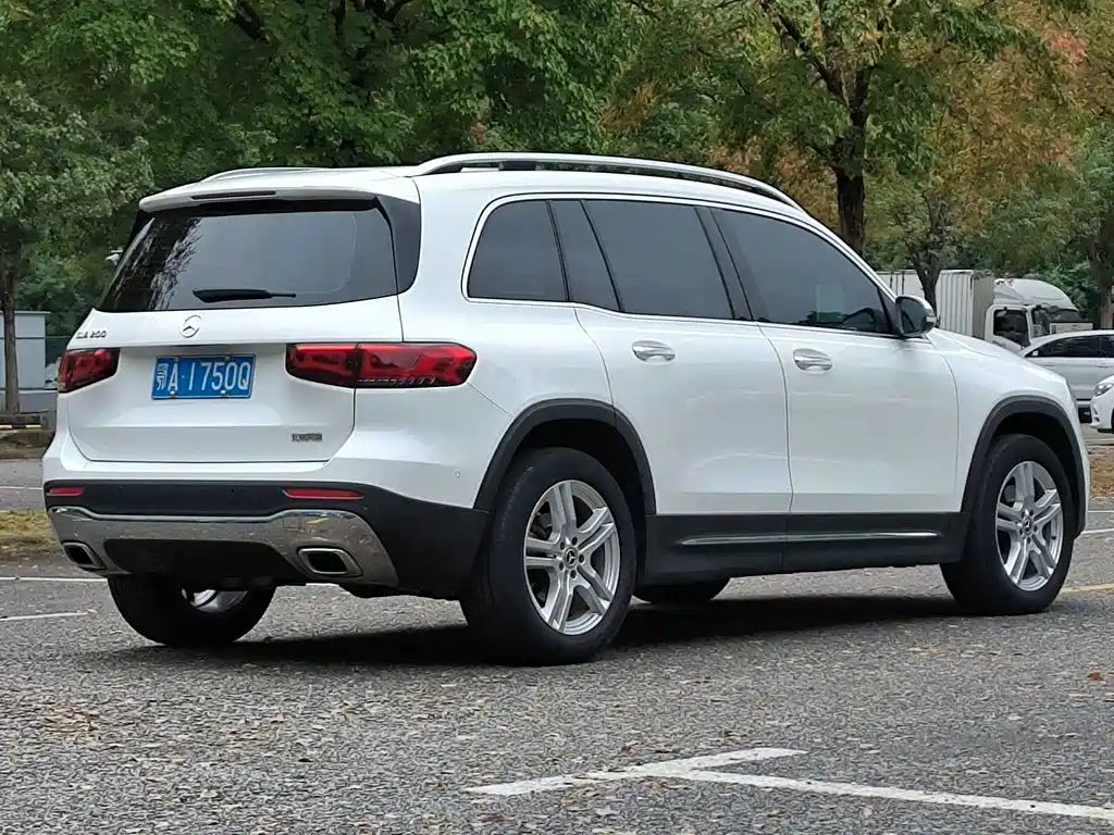 Mercedes-Benz GLB — миниатюра 8
