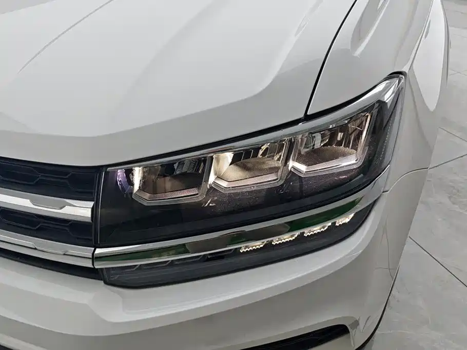 Volkswagen Tharu — миниатюра 5