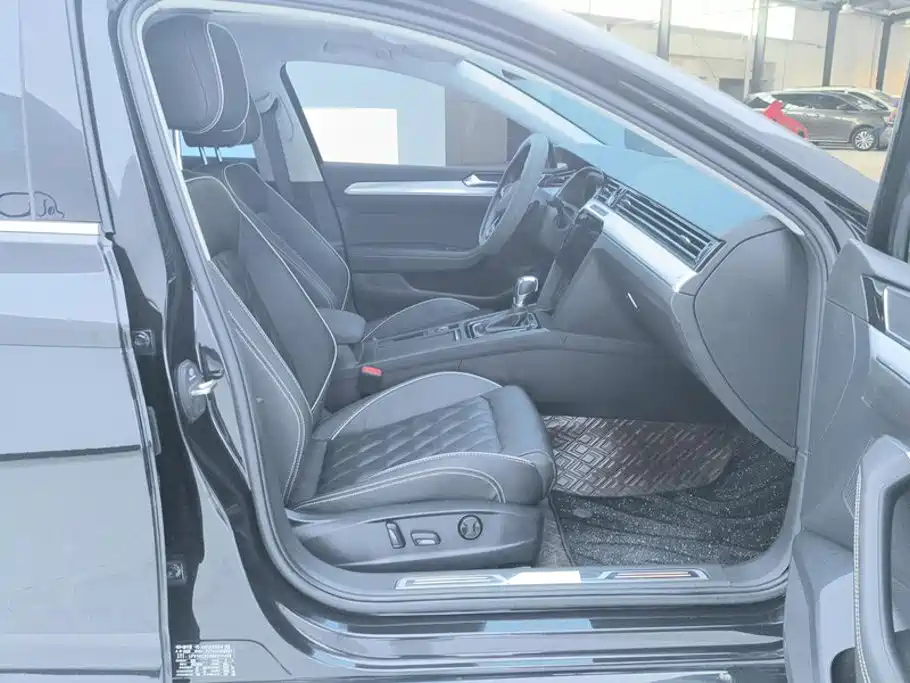 Volkswagen Magotan PHEV — миниатюра 8