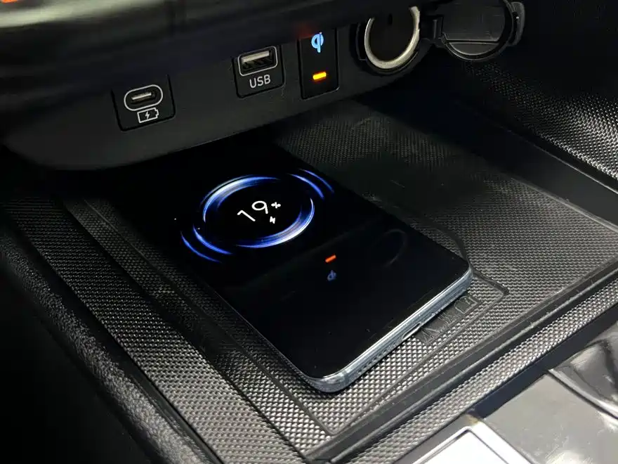 Hyundai Elantra — миниатюра 13