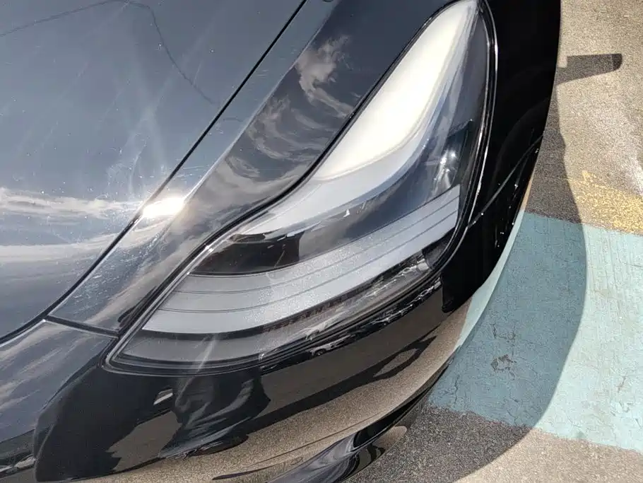 Tesla Model 3 — миниатюра 5