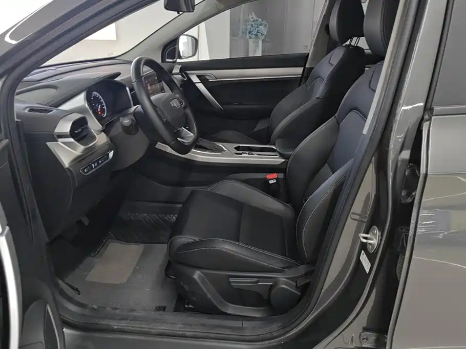 Geely Binyue — миниатюра 9