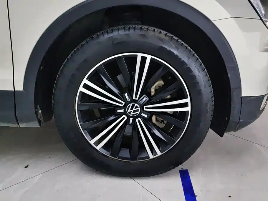 Volkswagen Tiguan L — миниатюра 6