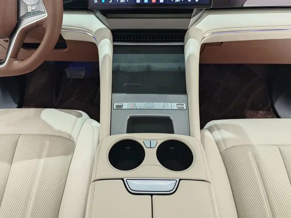 BYD Xia — миниатюра 8