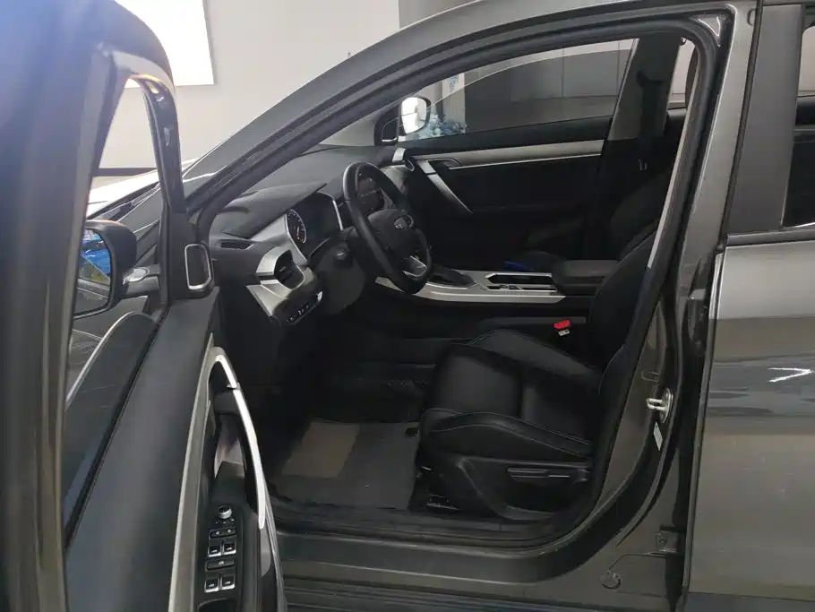 Geely Binyue — миниатюра 8