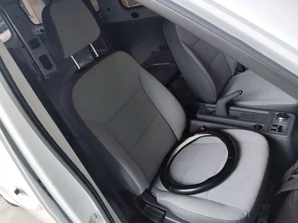 Wuling Yangguang — миниатюра 25