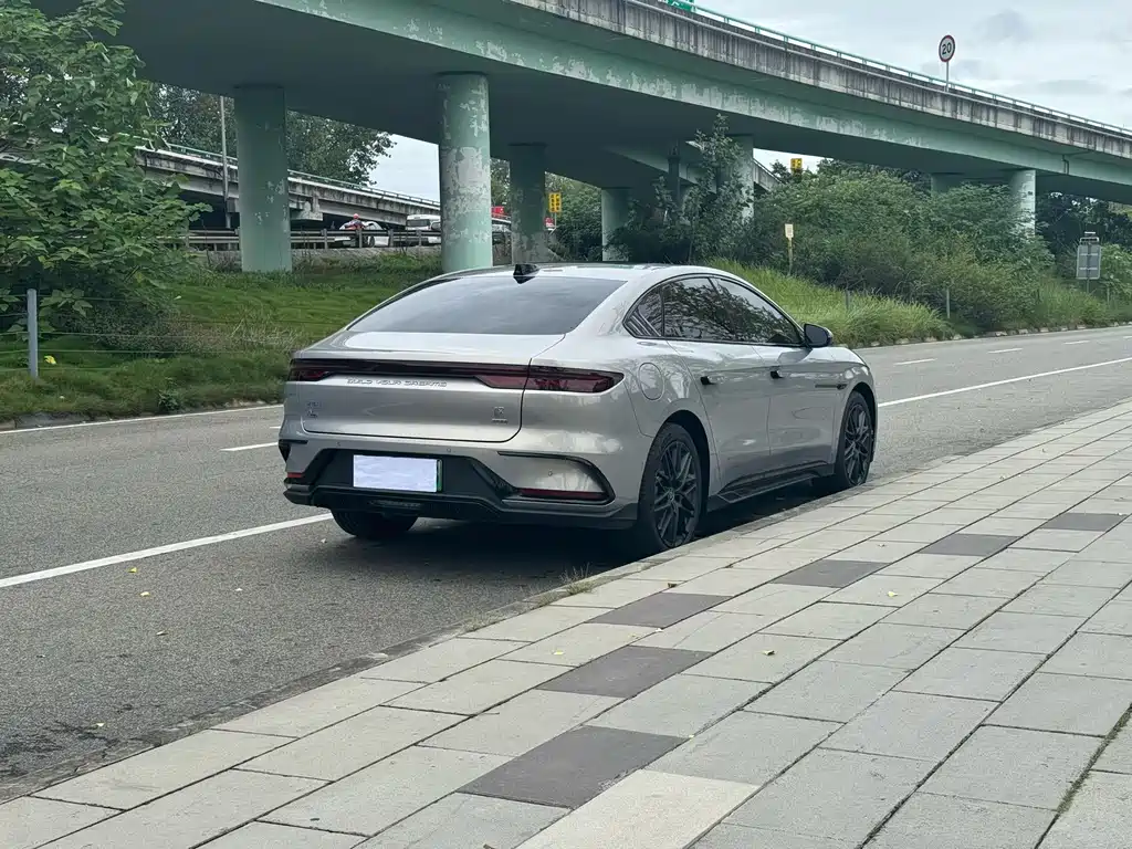 BYD Han — миниатюра 7