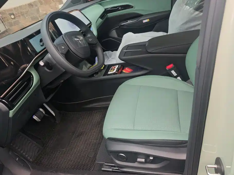 Hongqi Hongqi EH7 — миниатюра 9