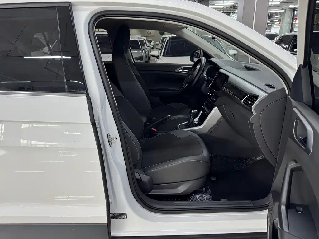 Volkswagen T-Cross — миниатюра 12