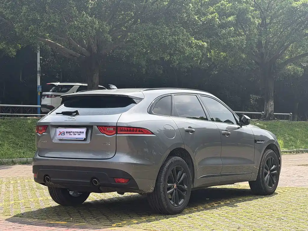 Jaguar F-PACE — миниатюра 4