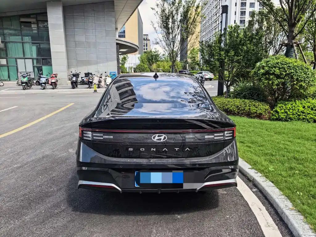 Hyundai Sonata — миниатюра 3