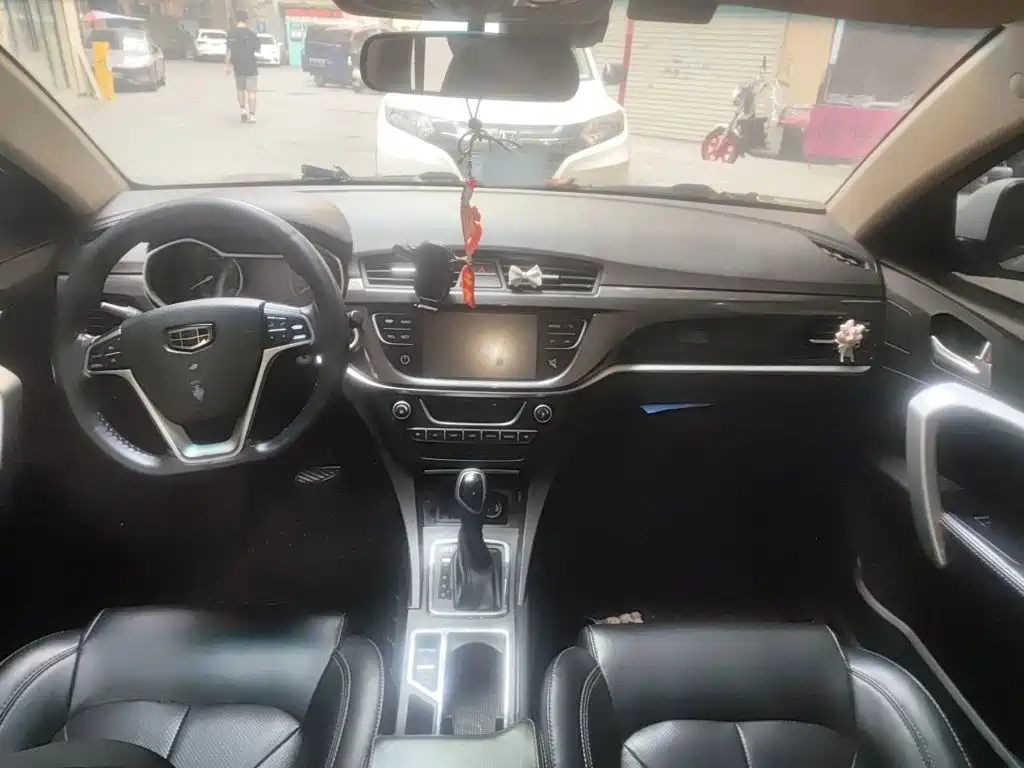 Geely Emgrand — миниатюра 5