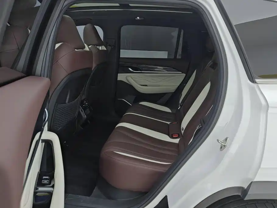 Geely Xingyue L — миниатюра 11