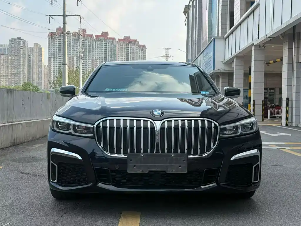 BMW 7 Series — миниатюра 2