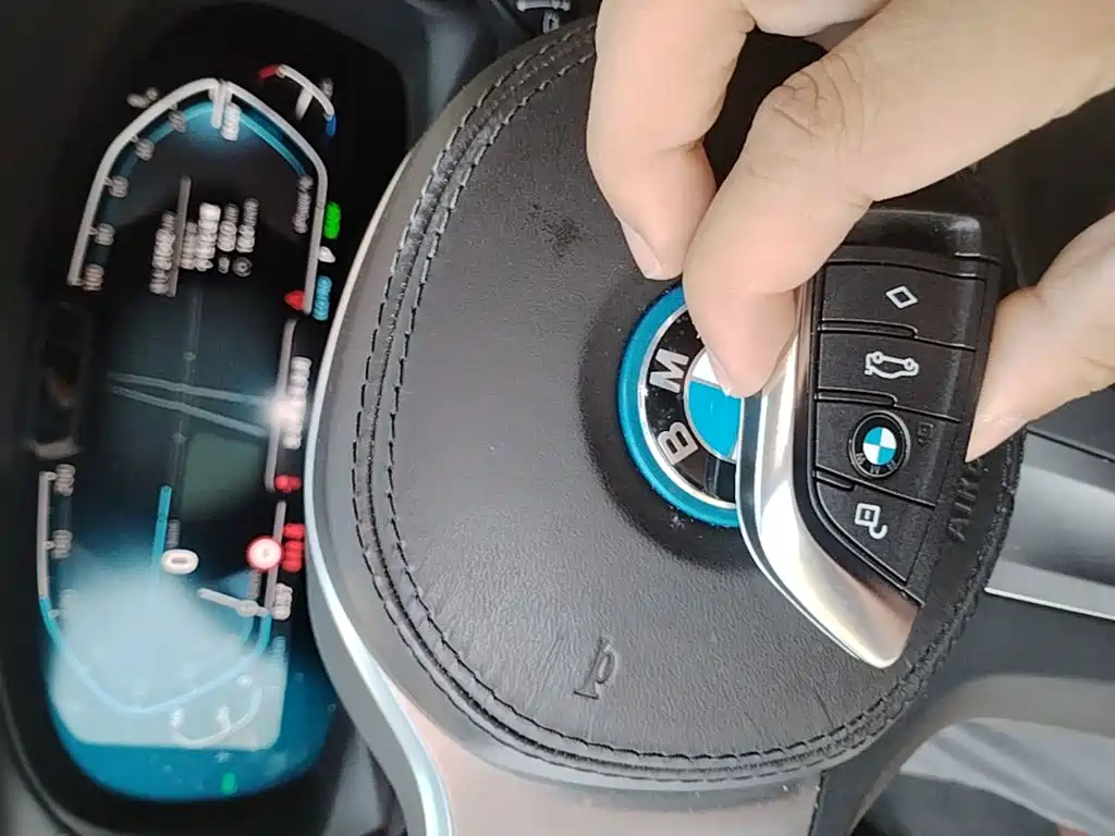 BMW iX3 — миниатюра 9