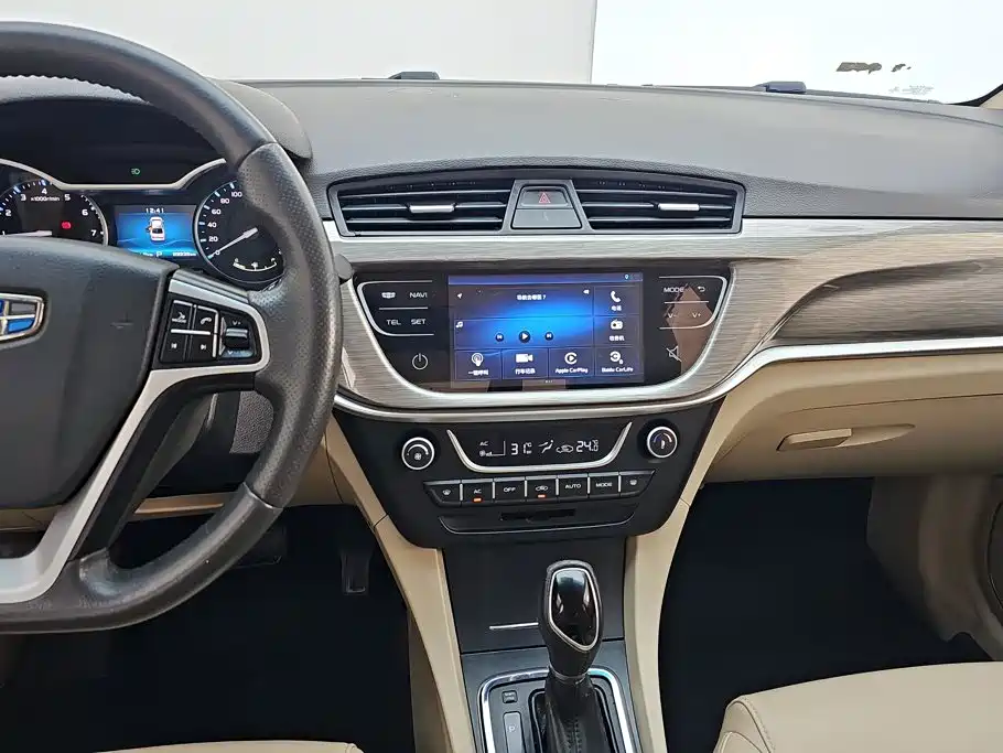 Geely Emgrand — миниатюра 13