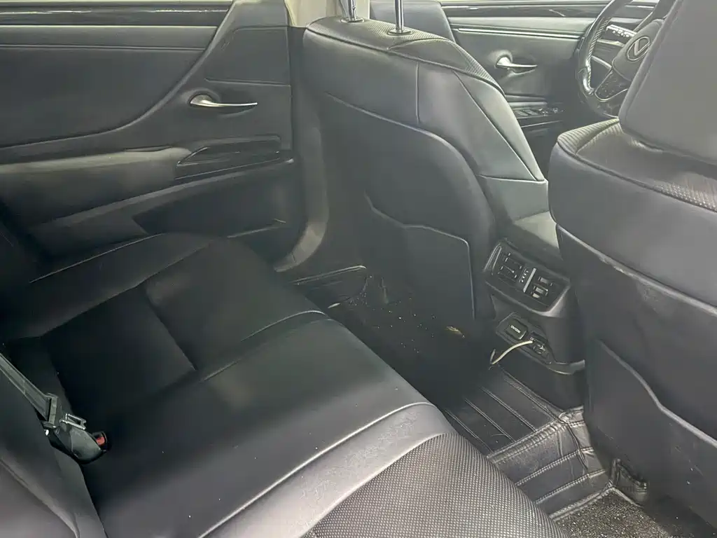 Lexus ES — миниатюра 6